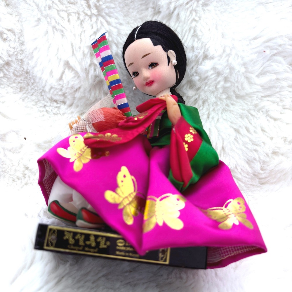 Vintage Korean Hanbok Doll Mibora Korea Figurine w Fan Asian Decor